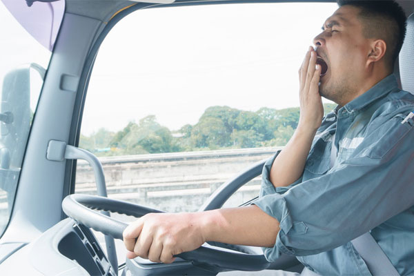 در هنگام خواب آلودگی رانندگی نکنید!