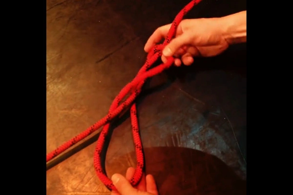 نحوه بستن بار وانت با طناب چگونه است؟