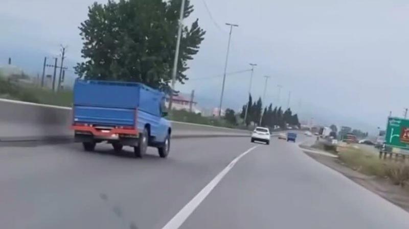 نیسان روباز در جاده